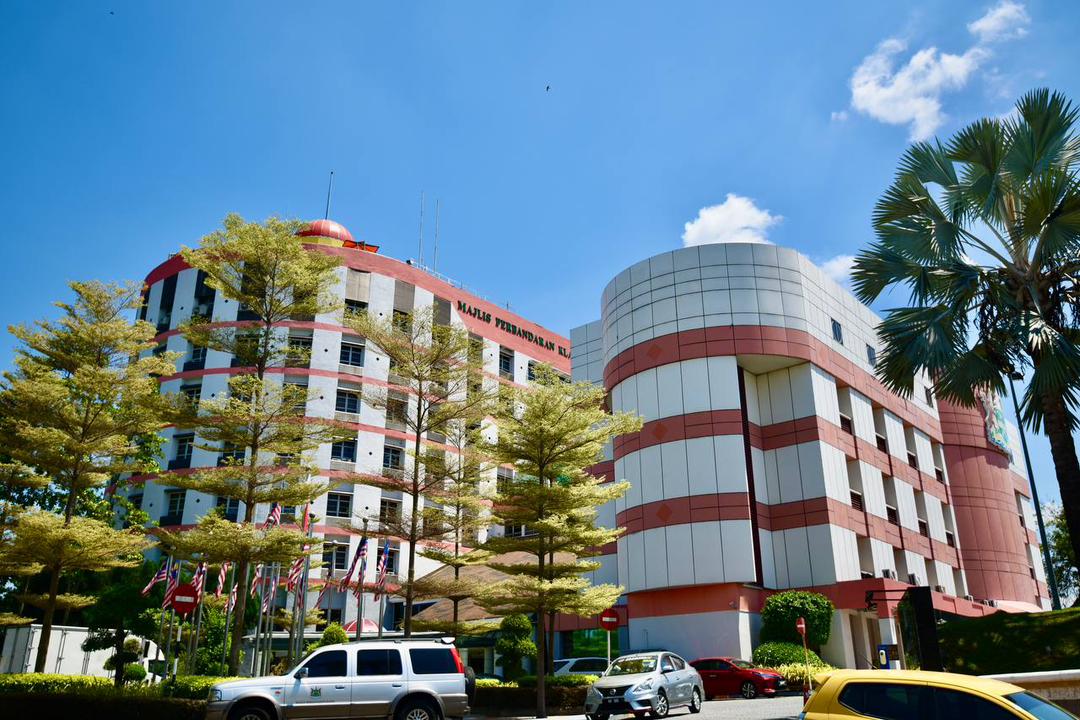 <br />
<b>Deprecated</b>:  urldecode(): Passing null to parameter #1 ($string) of type string is deprecated in <b>/home/kltheguidecom/public_html/serembantheguide.kltheguide.com.my/highlights.php</b> on line <b>215</b><br />
