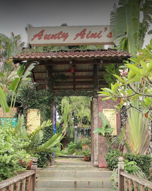 Aunty Aini’s Garden Cafe